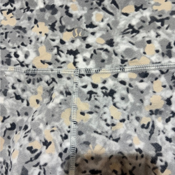 Lululemon leggings - Picture 3 of 4